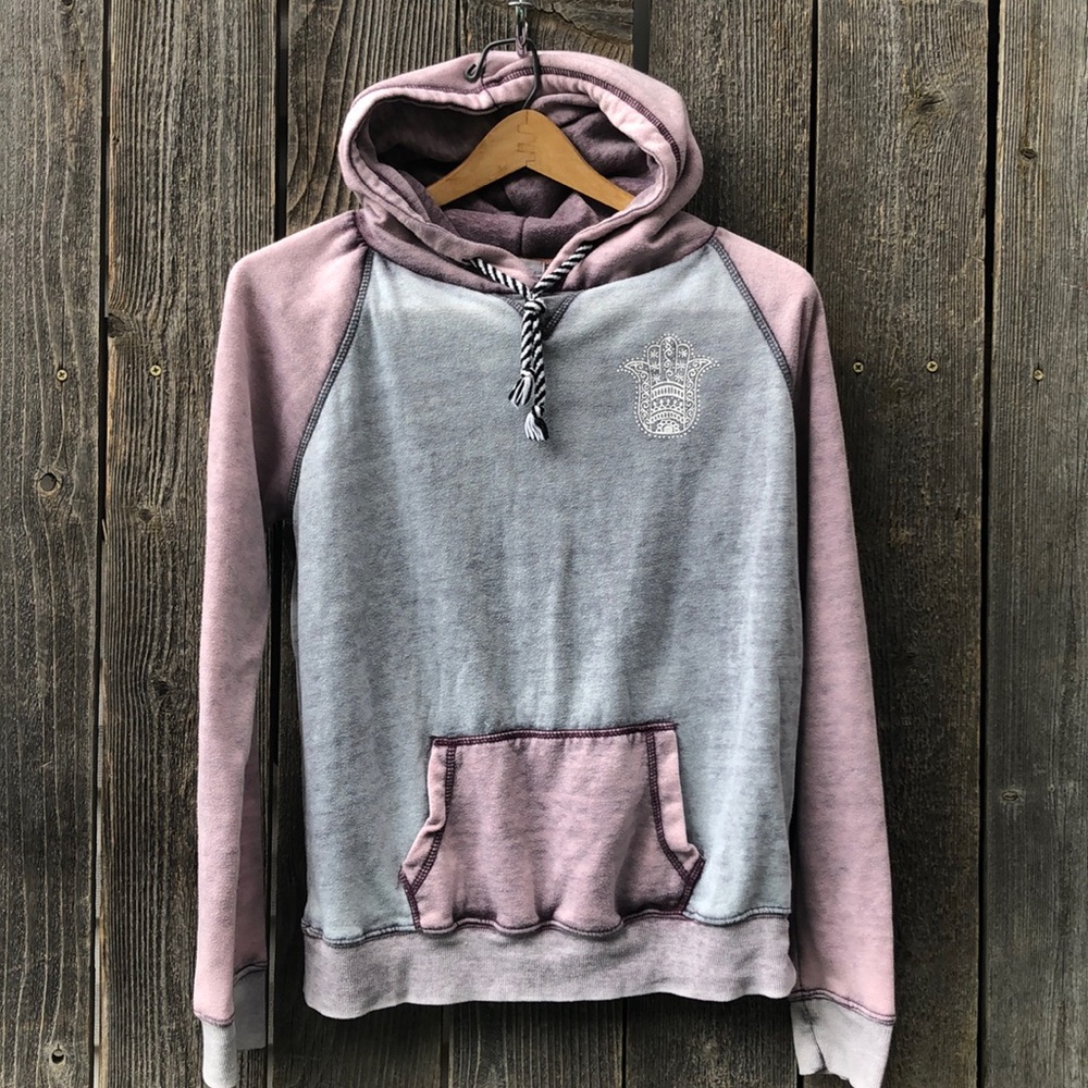 Trillium grey/pink Hamasa hoodie